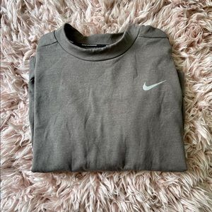 Nike pull over!!